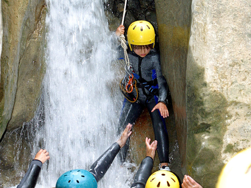 Canyoning pour colonie de vacances aux Blacouas