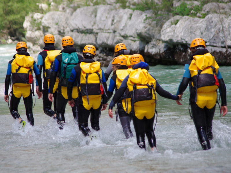 Aqua rando pour classe de découverte séjournant aux Blacouas