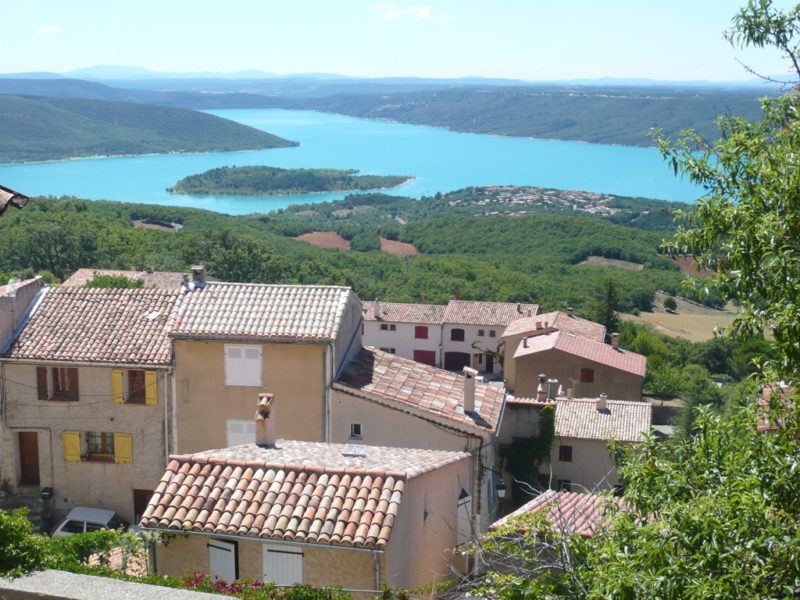 Visite du lac de Sainte Croix pour groupe de jeunes séjournant aux Blacouas en pension complète