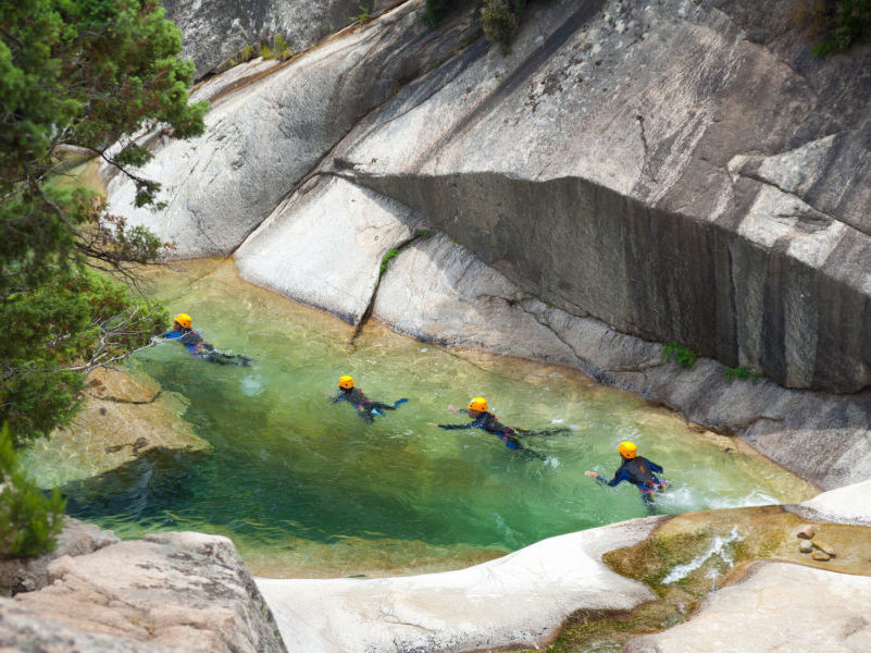 Aqua rando pour colonie de vacances séjournant aux Blacouas